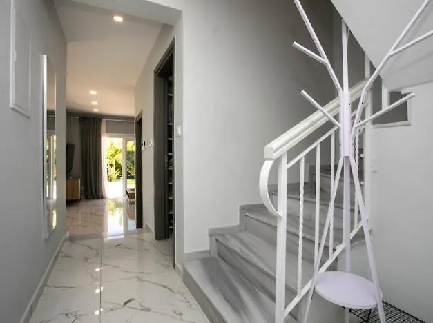 Appartamento Valendra Peyia